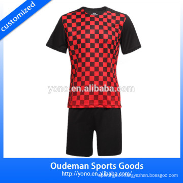 Maillot de football fait sur commande de mode sec de 2017, customisez l&#39;uniforme de maillot de football fabriqué en Chine